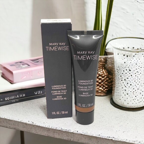 Bronze C 160 TimeWise® Luminous 3D Foundation Mary Kay - Picture 1 of 3